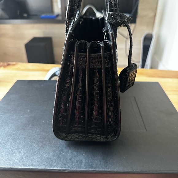 SAC DE JOUR NANO IN CROCODILE-EMBOSSED GLOSS LEATHER - Picture 4 of 9